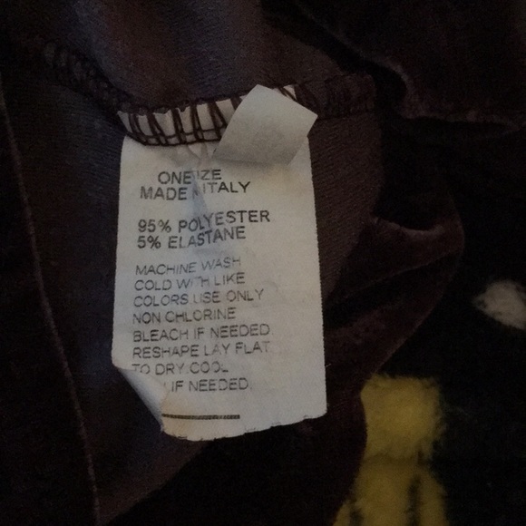 Don’t Ask why AEO crushed velvet crop halter top - Picture 9 of 10